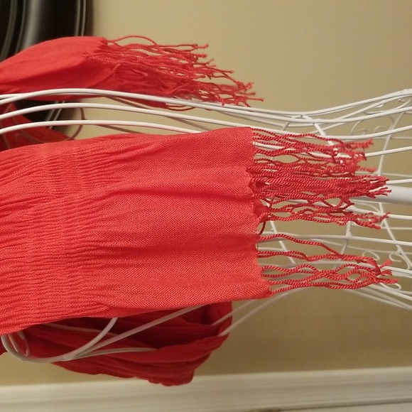 $5 ITEM. Apricot colored Pashmina scarf EUC - Picture 4 of 6